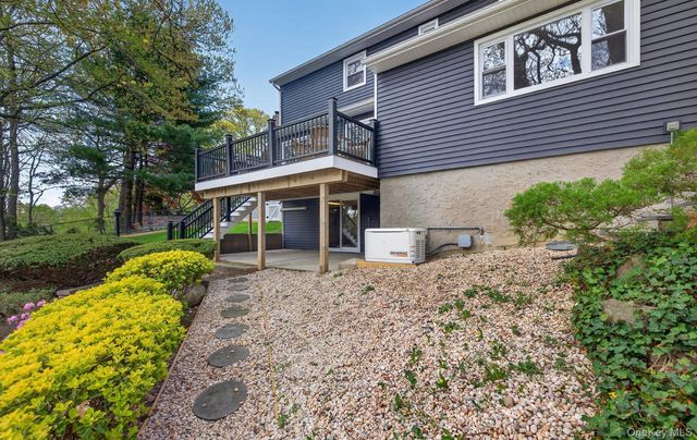 17 Hillcrest Drive A, Glen Head, NY 11545