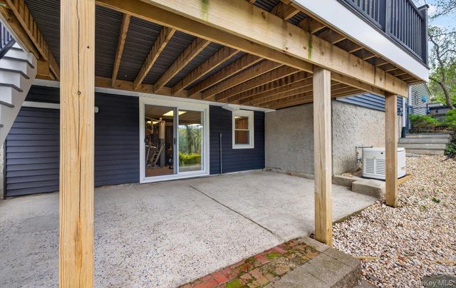 17 Hillcrest Drive A, Glen Head, NY 11545