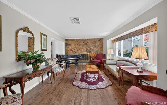 17 Hillcrest Drive A, Glen Head, NY 11545