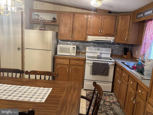 98 BEAR RUN RD, Oakland, MD 21550