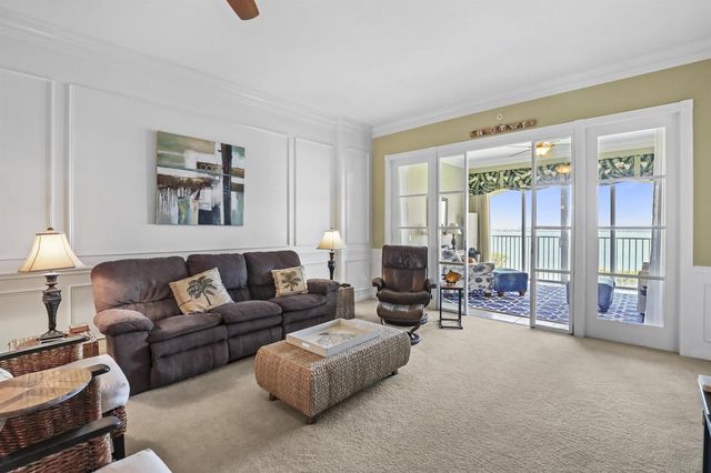 26 Harbour Isle Drive W Ph06, Fort Pierce, FL 34949