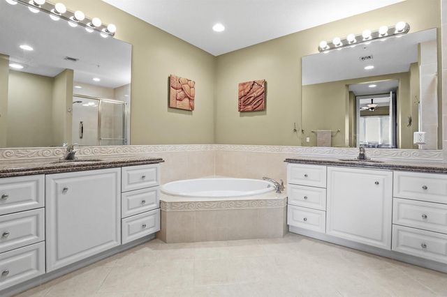 26 Harbour Isle Drive W Ph06, Fort Pierce, FL 34949