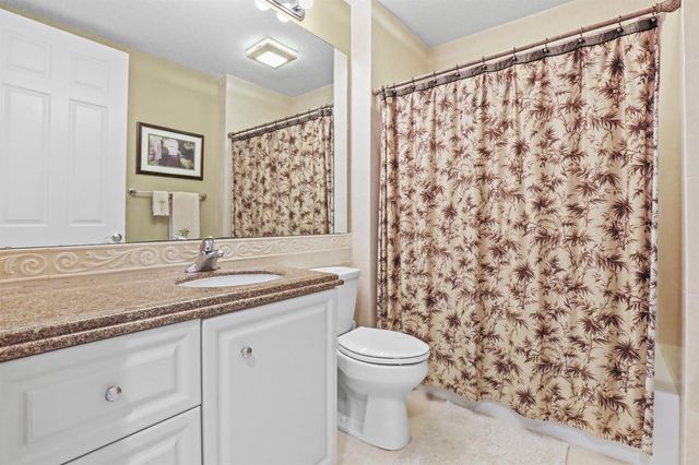 26 Harbour Isle Drive W Ph06, Fort Pierce, FL 34949
