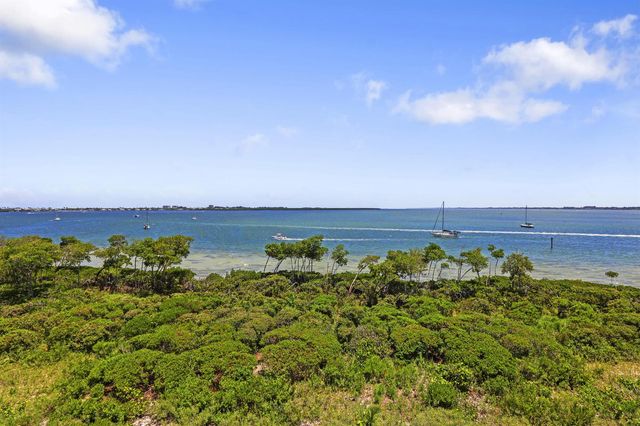 26 Harbour Isle Drive W Ph06, Fort Pierce, FL 34949