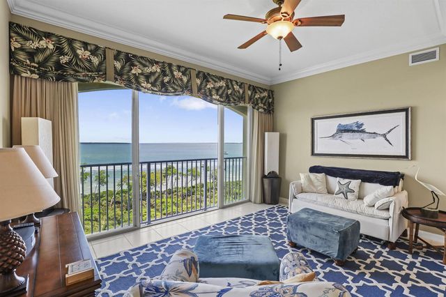 26 Harbour Isle Drive W Ph06, Fort Pierce, FL 34949