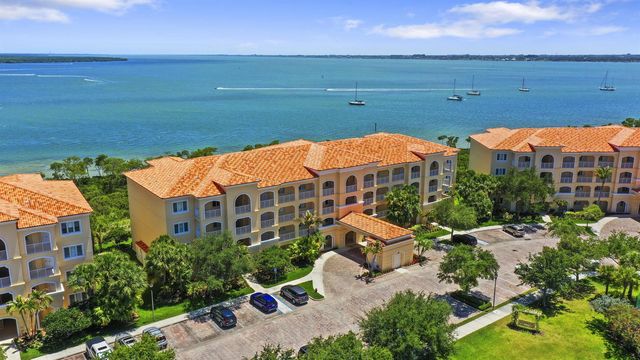 26 Harbour Isle Drive W Ph06, Fort Pierce, FL 34949