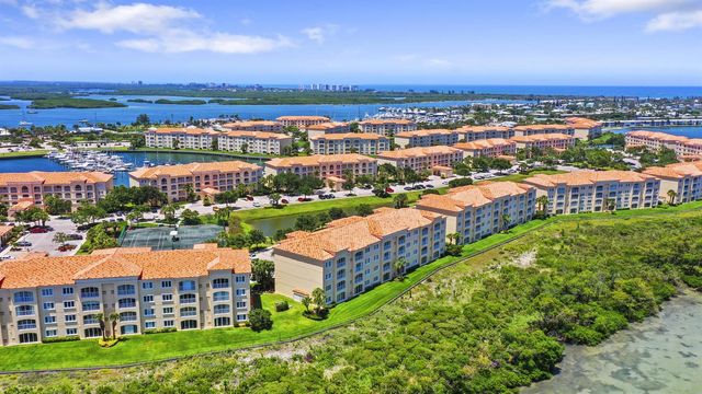26 Harbour Isle Drive W Ph06, Fort Pierce, FL 34949