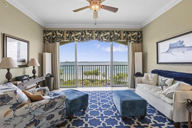 26 Harbour Isle Drive W Ph06, Fort Pierce, FL 34949