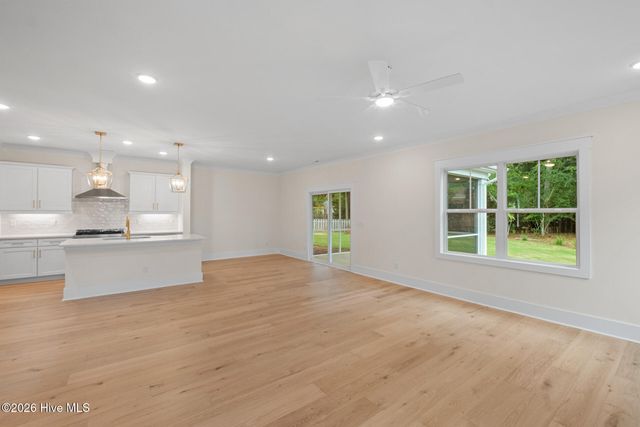 77 Iris Way, Hampstead, NC 28443