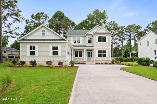 77 Iris Way, Hampstead, NC 28443