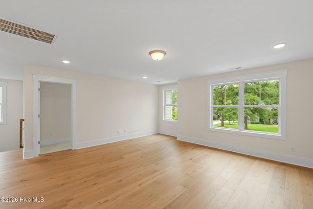 77 Iris Way, Hampstead, NC 28443
