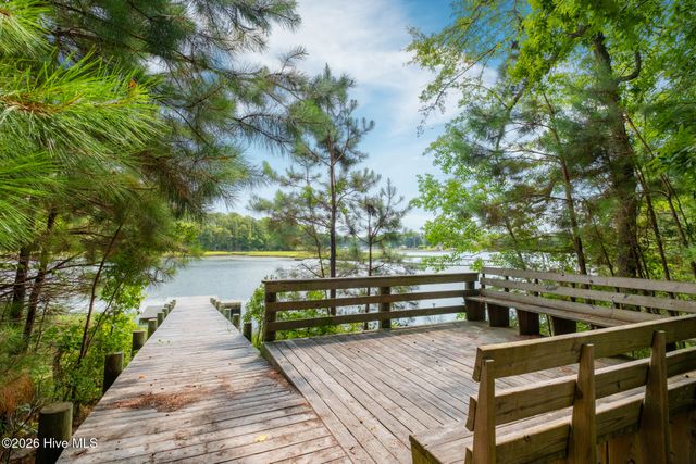 77 Iris Way, Hampstead, NC 28443