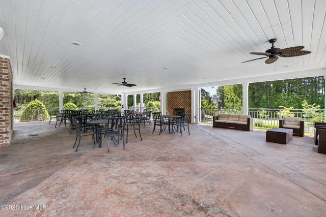 77 Iris Way, Hampstead, NC 28443