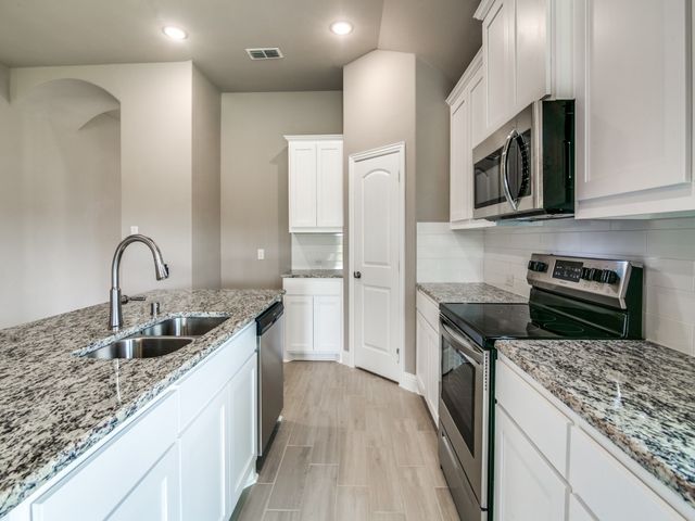 323 Sweetspire Drive, Royse City, TX 75189