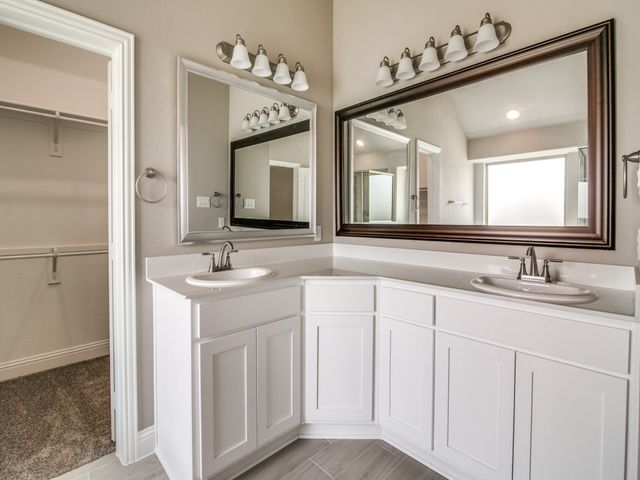 323 Sweetspire Drive, Royse City, TX 75189