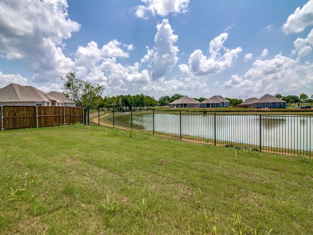 323 Sweetspire Drive, Royse City, TX 75189