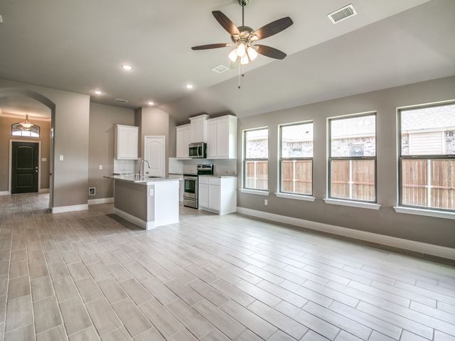 323 Sweetspire Drive, Royse City, TX 75189