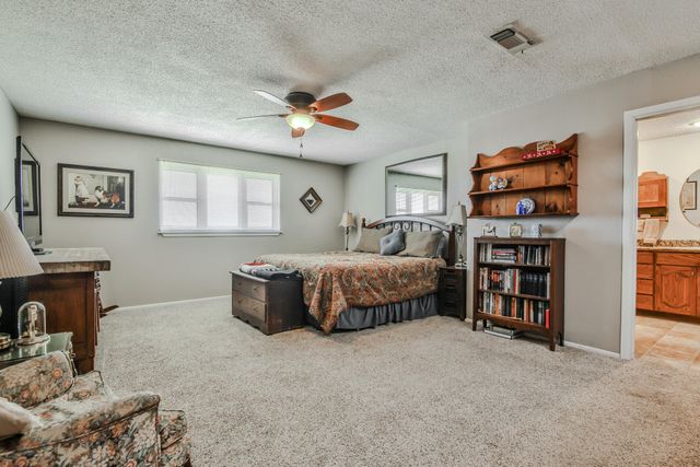 400 N Sherman Avenue, Levelland, TX 79336