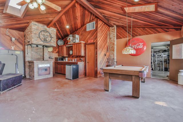 400 N Sherman Avenue, Levelland, TX 79336