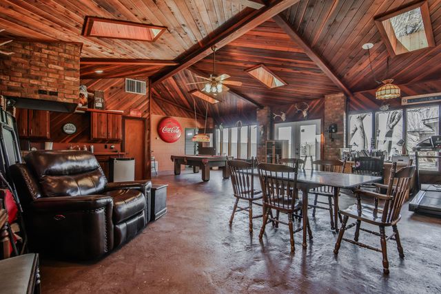 400 N Sherman Avenue, Levelland, TX 79336