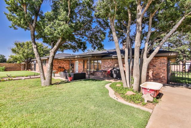 400 N Sherman Avenue, Levelland, TX 79336