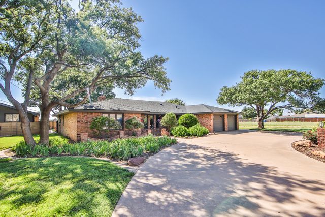 400 N Sherman Avenue, Levelland, TX 79336