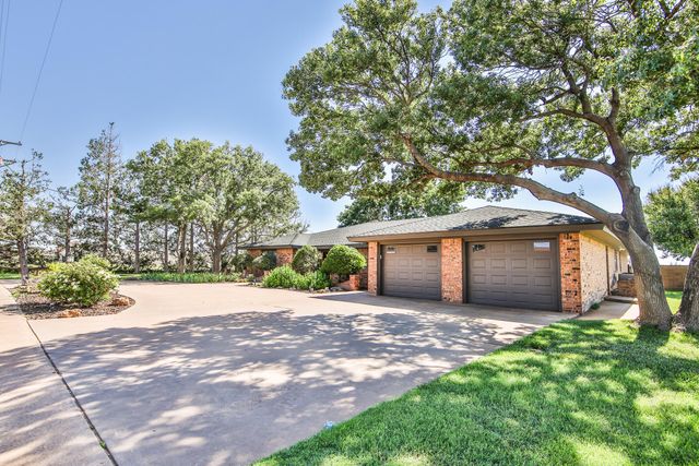 400 N Sherman Avenue, Levelland, TX 79336