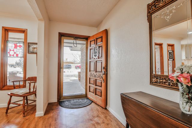 400 N Sherman Avenue, Levelland, TX 79336