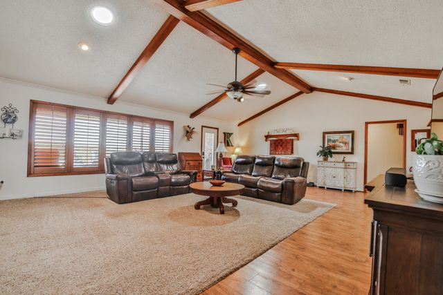 400 N Sherman Avenue, Levelland, TX 79336