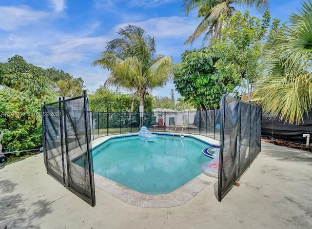 2442 Garfield Street 4, Hollywood, FL 33020
