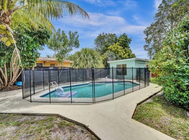 2442 Garfield Street 4, Hollywood, FL 33020