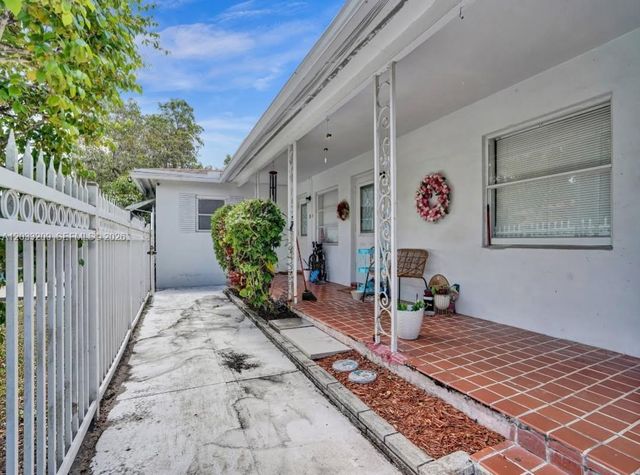 2442 Garfield Street 4, Hollywood, FL 33020