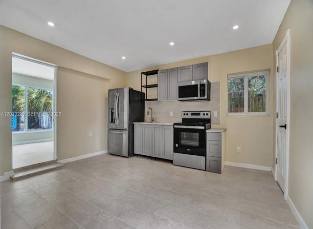 2442 Garfield Street 4, Hollywood, FL 33020