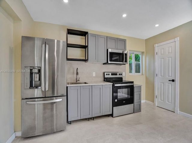 2442 Garfield Street 4, Hollywood, FL 33020