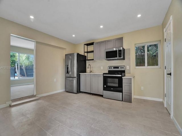 2442 Garfield Street 4, Hollywood, FL 33020