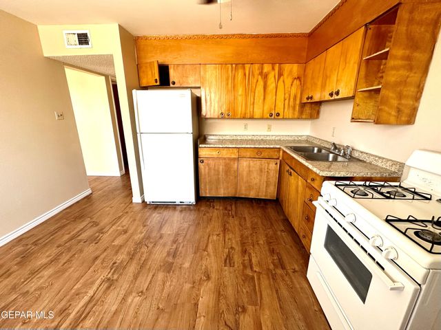 10241 KELLOGG Street, El Paso, TX 79924