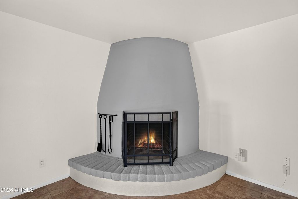 247 E CHILTON Drive, Tempe, AZ 85283 — photo 4