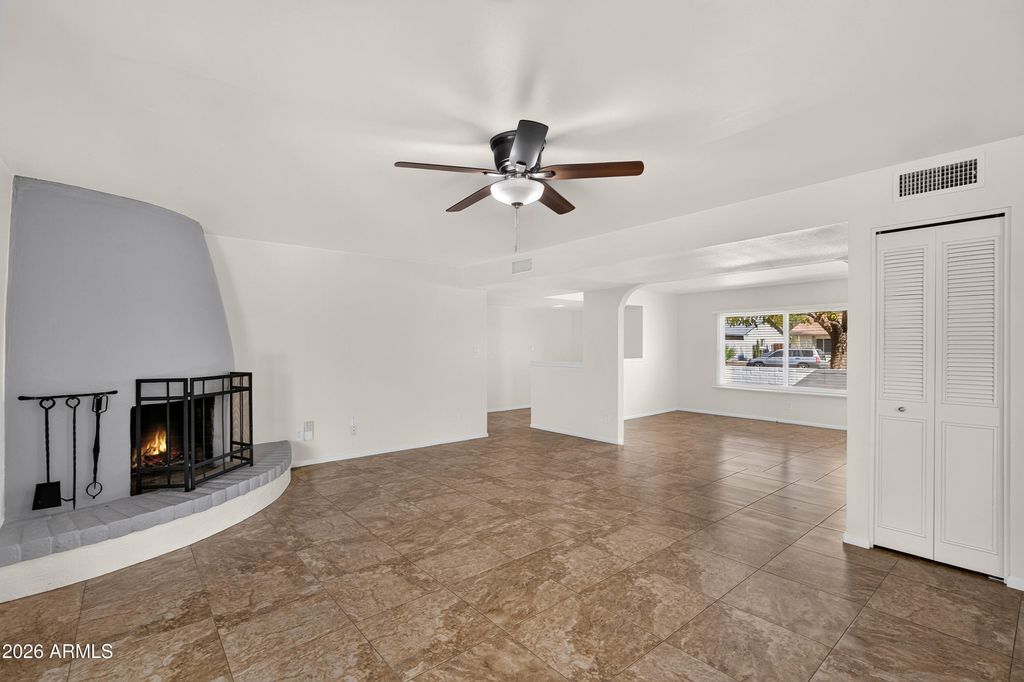 247 E CHILTON Drive, Tempe, AZ 85283 — photo 5