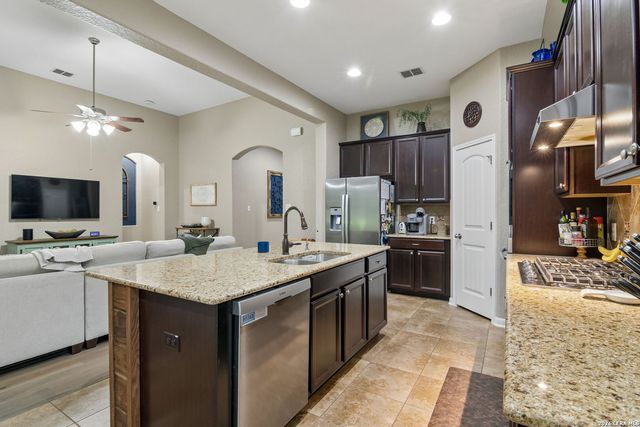 10319 Salamanca, Helotes, TX 78023