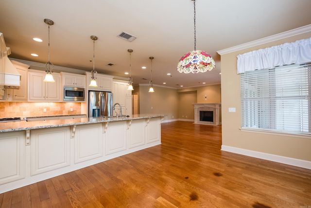 100 Vallon Ln Unit 104, Little Rock, AR 72223