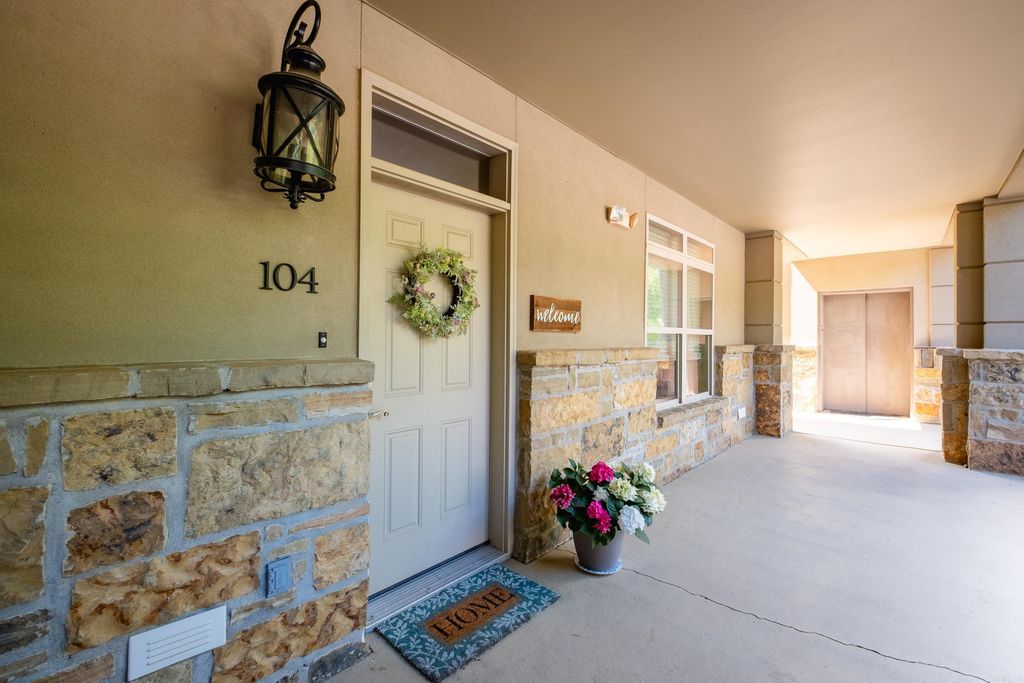 100 Vallon Ln Unit 104, Little Rock, AR 72223