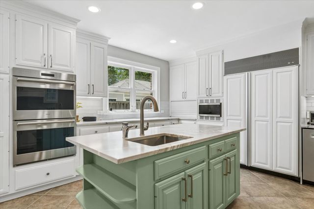1448 Sheridan Road, Highland Park, IL 60035