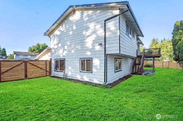9755 S 239th Place, Kent, WA 98031