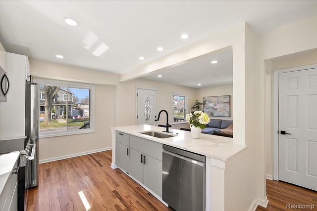 1888 Griffith Avenue, Berkley, MI 48072