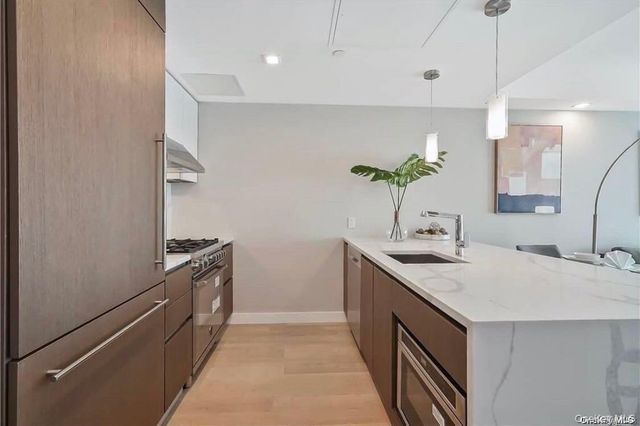 33-66 Farrington Street 11D, Flushing, NY 11354