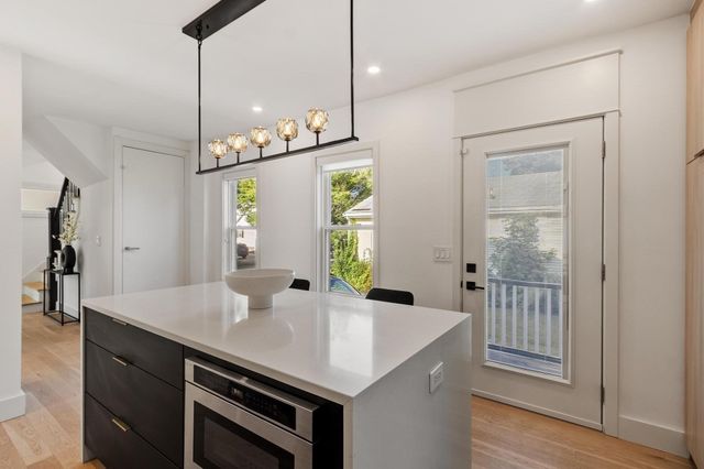 32 Coolidge Ave, Peabody, MA 01960
