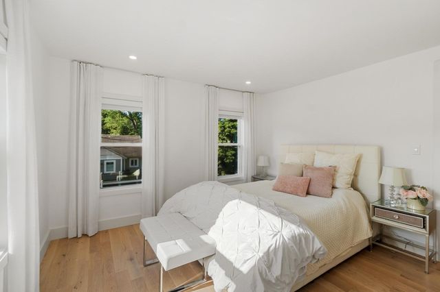 32 Coolidge Ave, Peabody, MA 01960