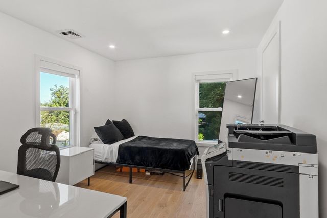 32 Coolidge Ave, Peabody, MA 01960