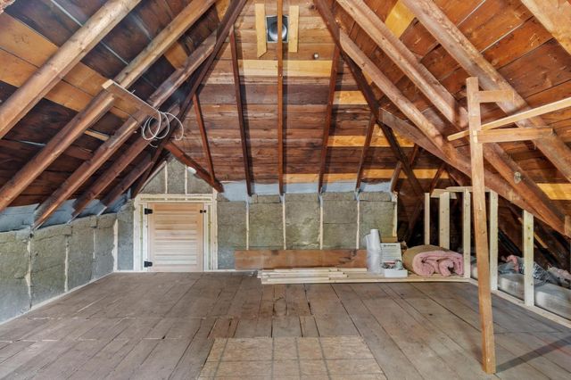 32 Coolidge Ave, Peabody, MA 01960