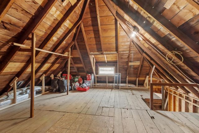 32 Coolidge Ave, Peabody, MA 01960
